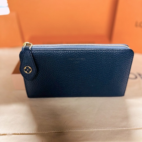 Louis Vuitton Handbags - Louis Vuitton Comete Long Wallet